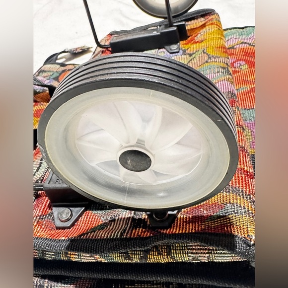 Vintage-Style Floral Tapestry Rolling Cart Tote with Wheels - Picture 9 of 10